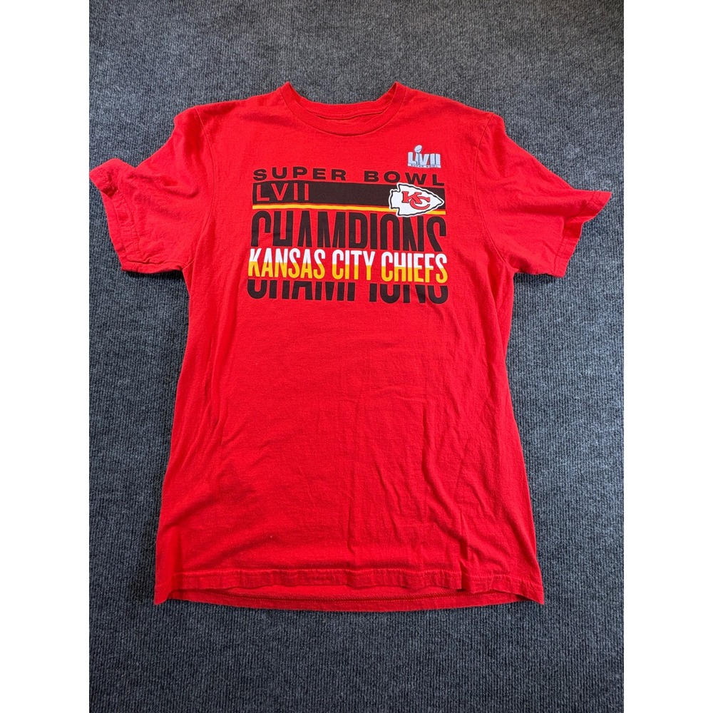 Fanatics Kansas City Chiefs Super Bowl LVII Champions Roster Signature T-Shirt M